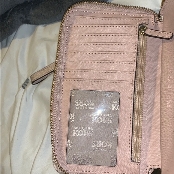 Michael Kors wallet - Picture 2 of 4